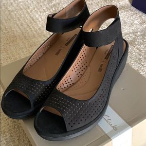 Clarks “Reedly Salene” sandal